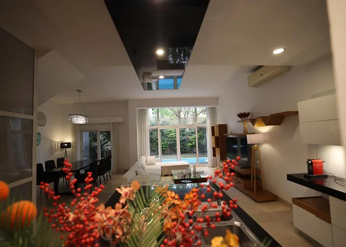 Luxury 4Br New Cairo Villa With Pool & Stylish Living - Family Only